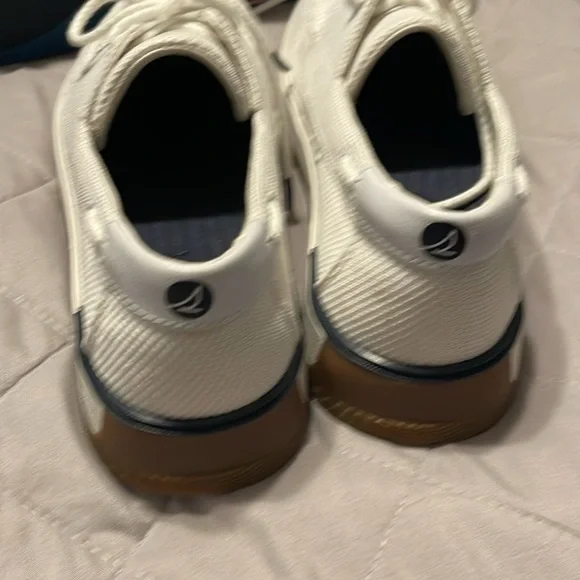 Sperry Women’s Boat Shoes - Picture 3 of 4